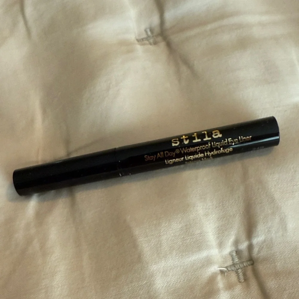 Stila Stay All Day Waterproof Liquid Eyeliner in Color Intense Black